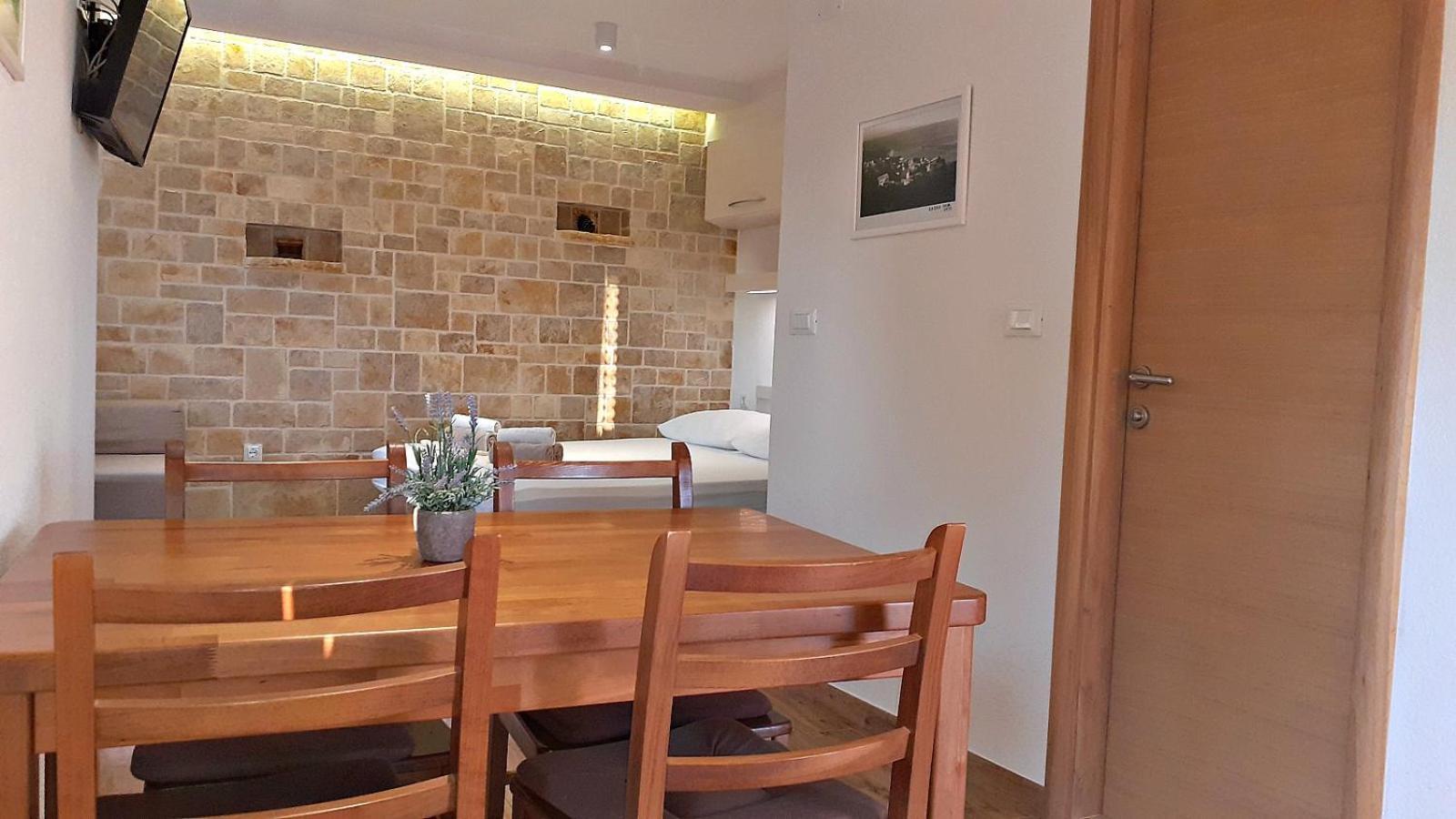 Stone House Bonaca Apartment Baška Voda Стая снимка