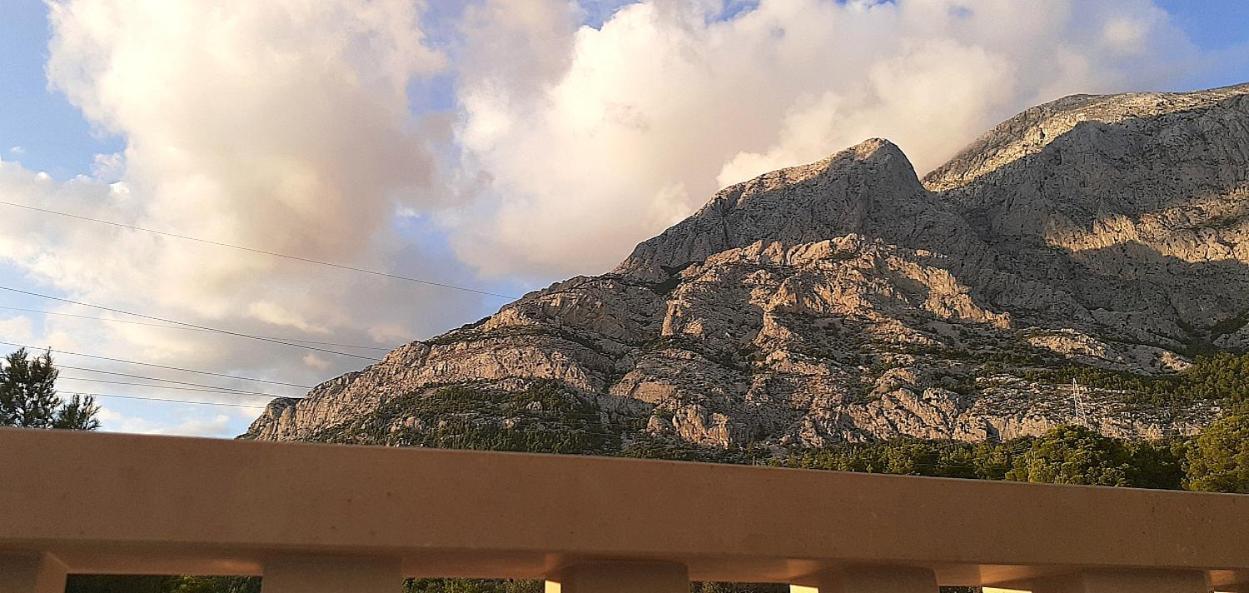 Stone House Bonaca Apartment Baška Voda Стая снимка