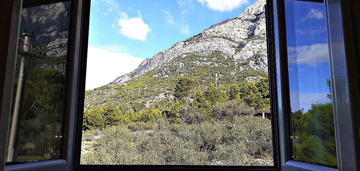 Stone House Bonaca Apartment Baška Voda Стая снимка