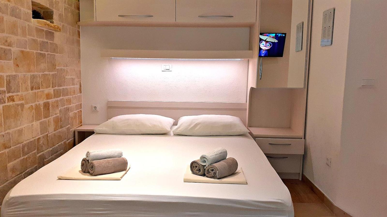 Stone House Bonaca Apartment Baška Voda Стая снимка
