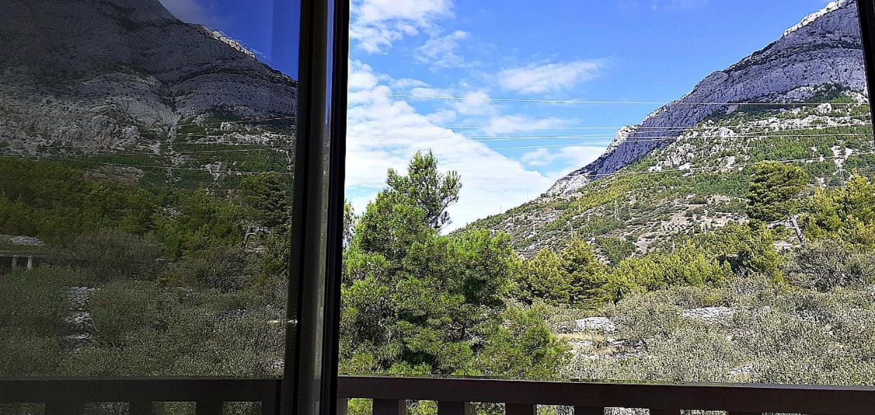 Stone House Bonaca Apartment Baška Voda Стая снимка